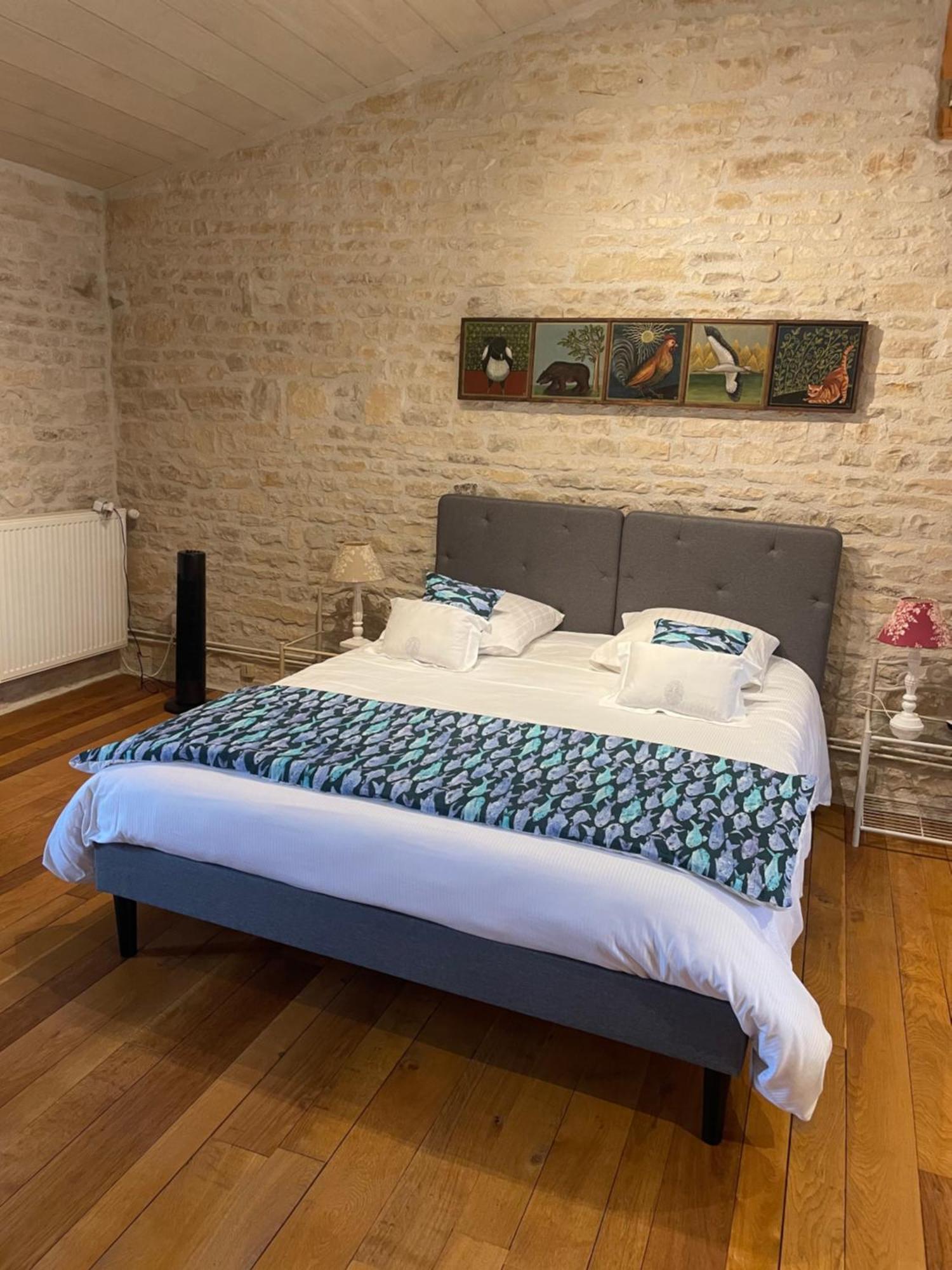 Sous L Olivier Apartment Tusson Exterior photo